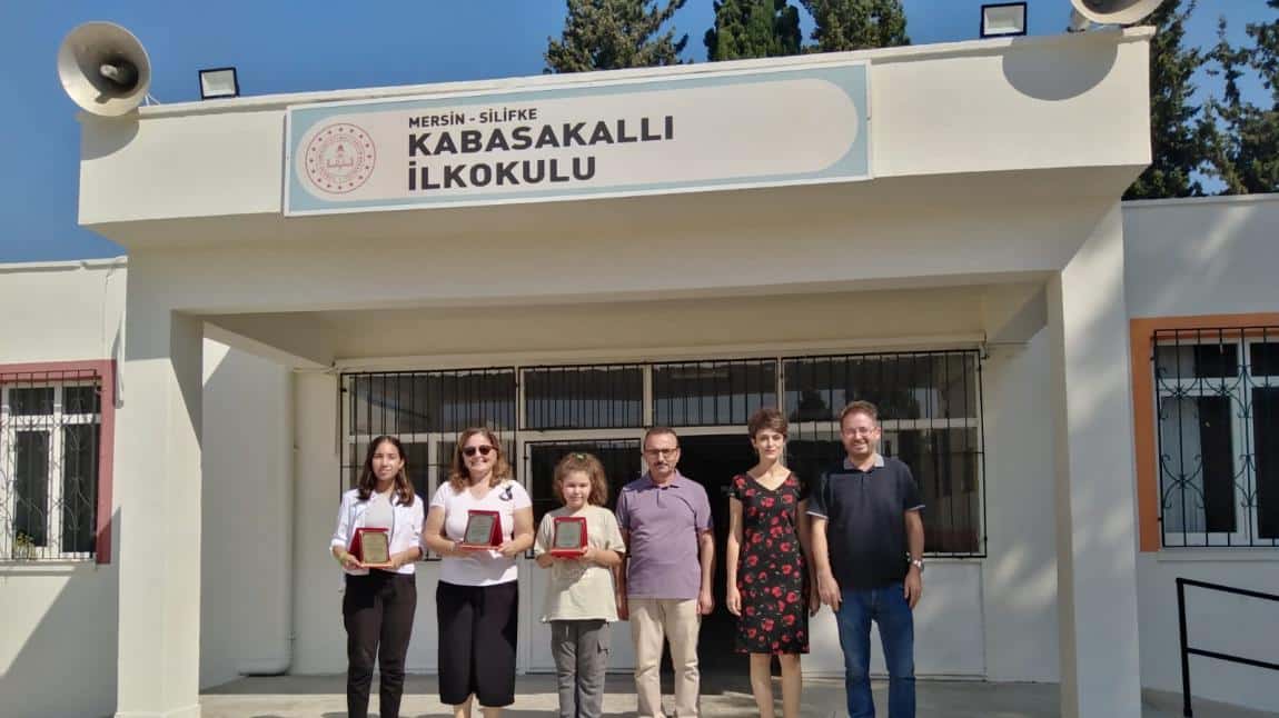 Teknofest Yarışmalarında Okulumuzun Adını Tüm Türkiyeye Duyuran Ekibimize Plaket Verdik